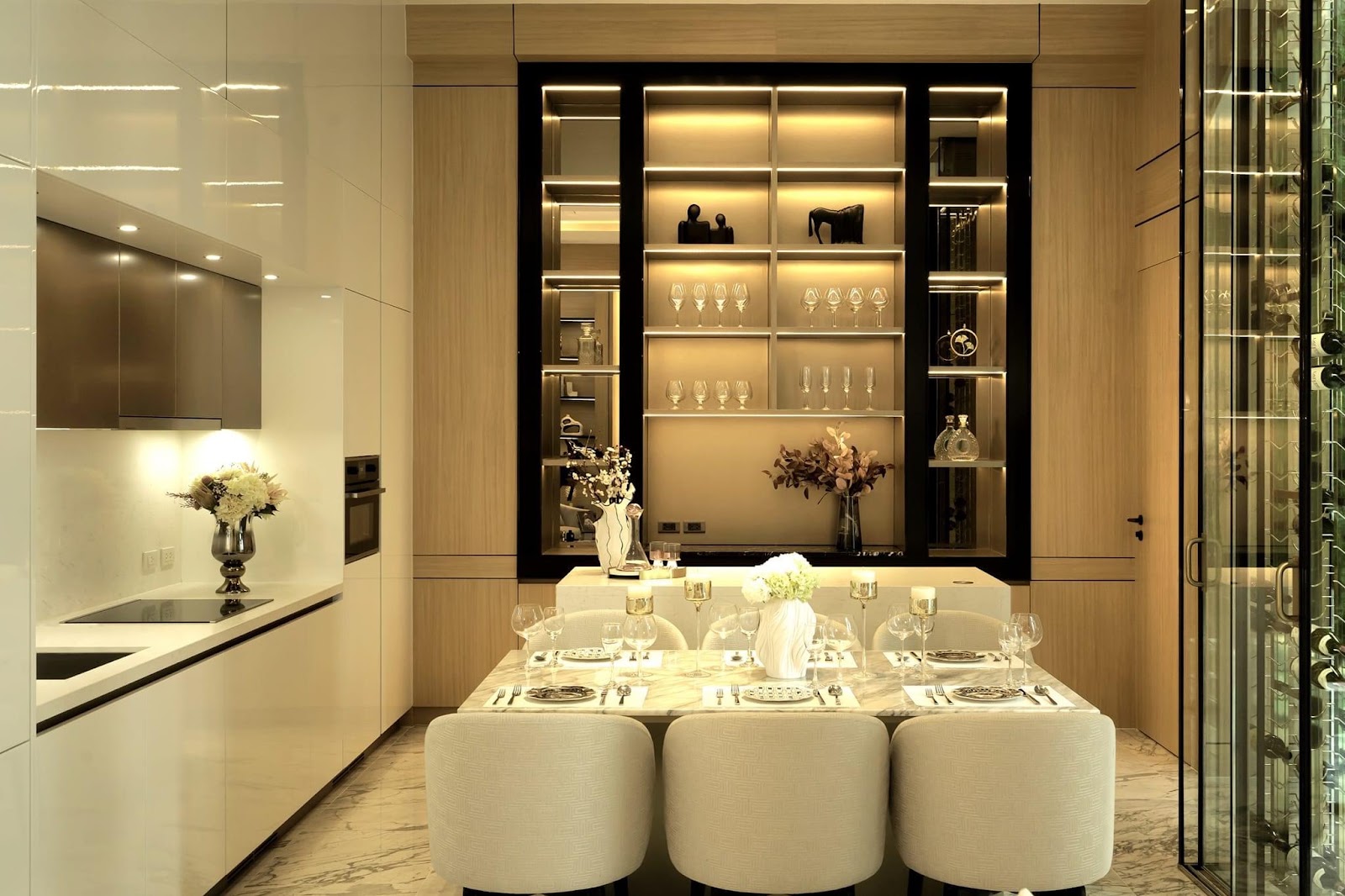 Luxury House, Sukhumvit Soi 65 (Ekkamai), view 5