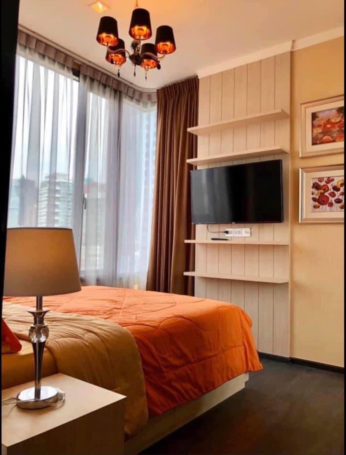 Edge Sukhumvit 23, view 4