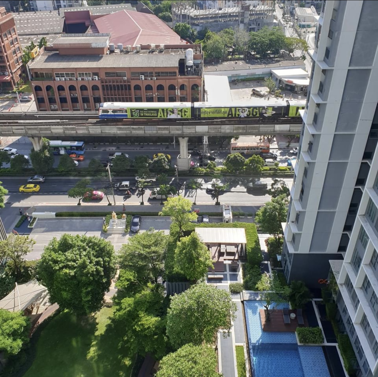 Ideo Mobi Sukhumvit 81, view 2