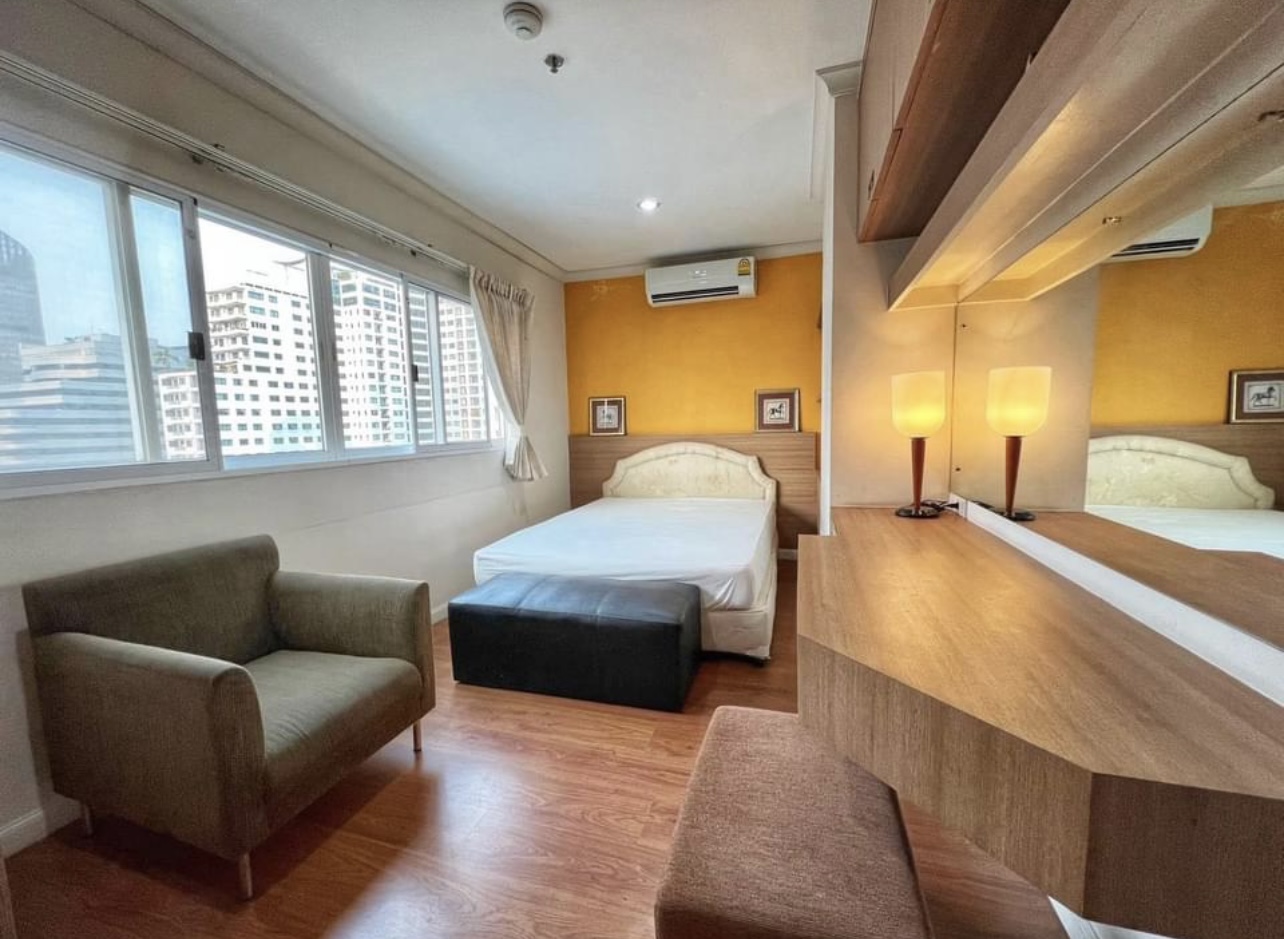 Grand Park View Asoke, view 4