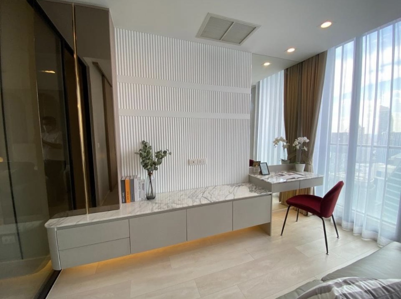 Noble Ploenchit, view 5