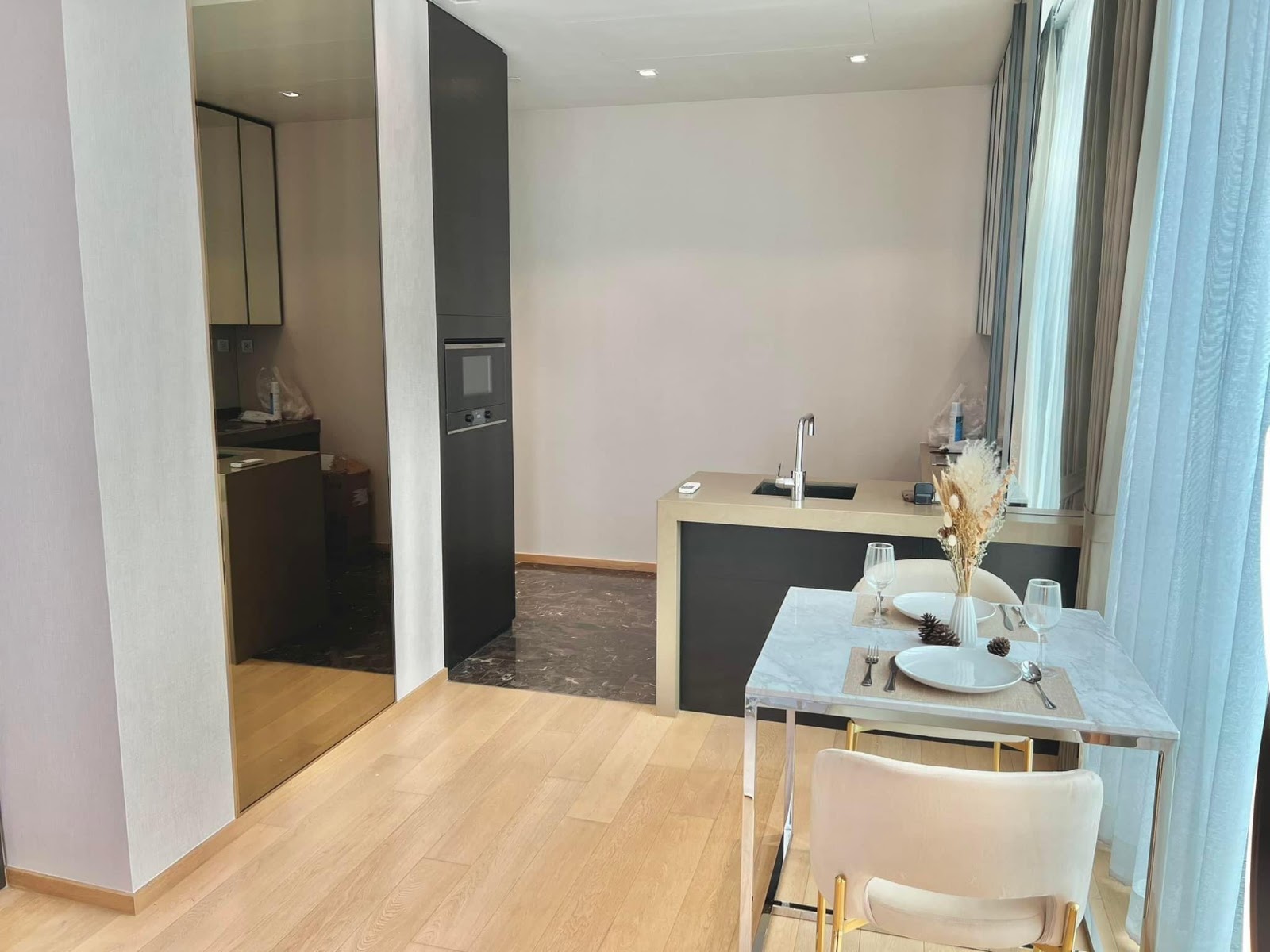 28 Chidlom, view 4