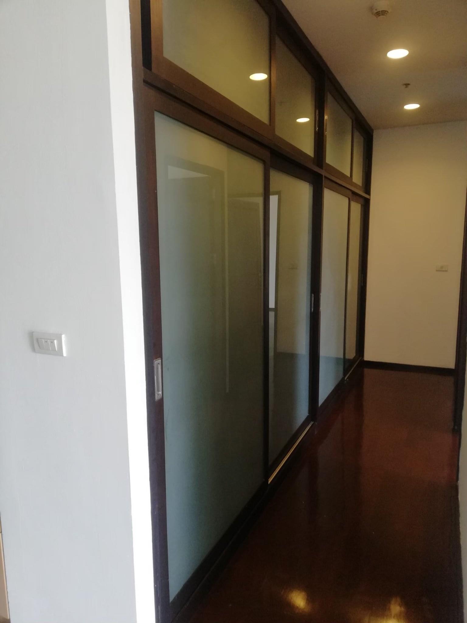 Noble Ora, view 2