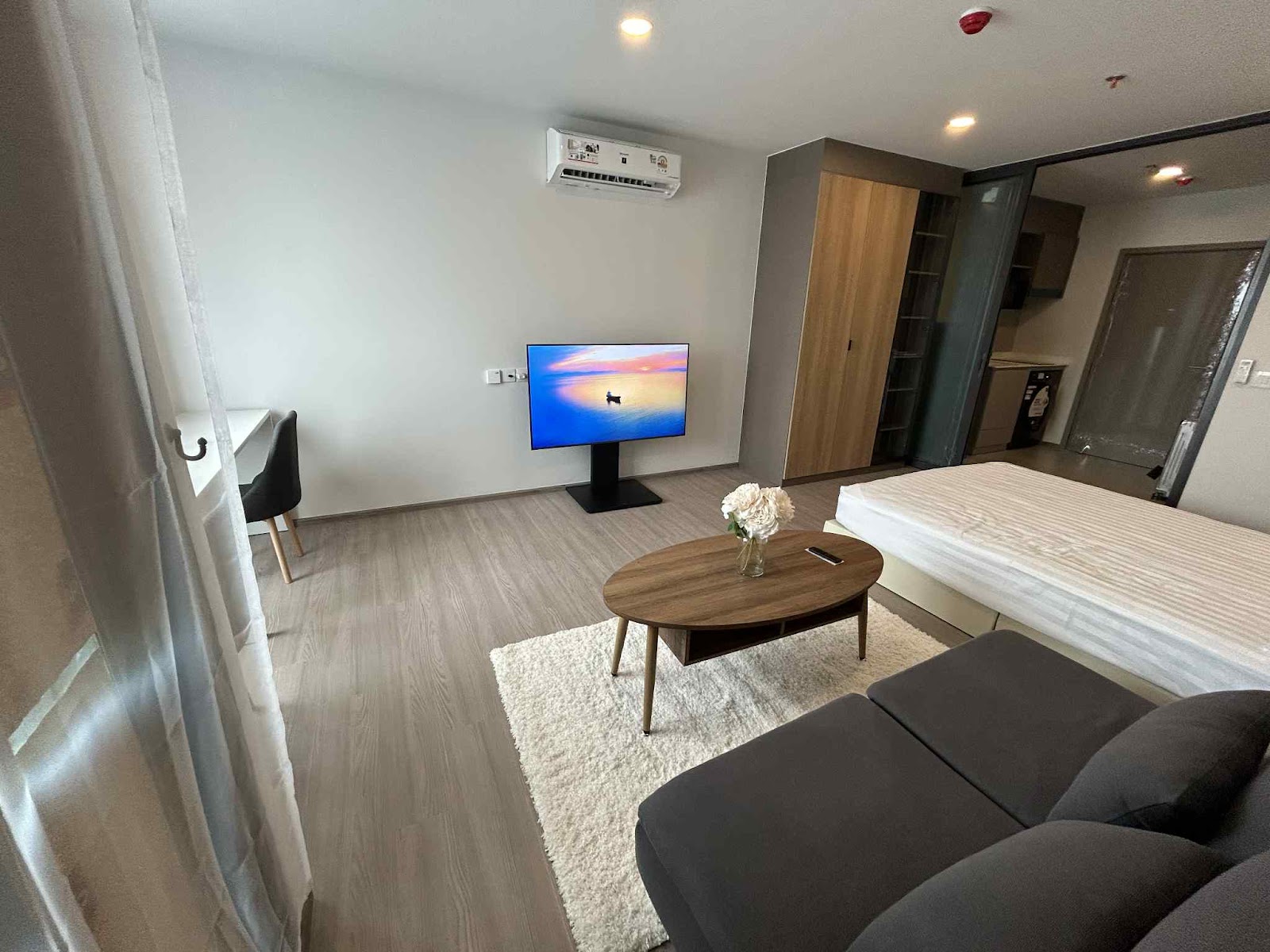 Aspire Sukhumvit-Rama4, view 3
