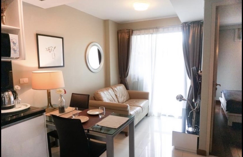 Le Cote Thonglor 8, view 2
