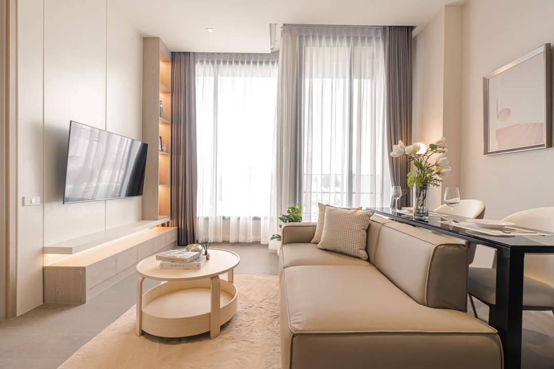 The Esse Asoke, view 4