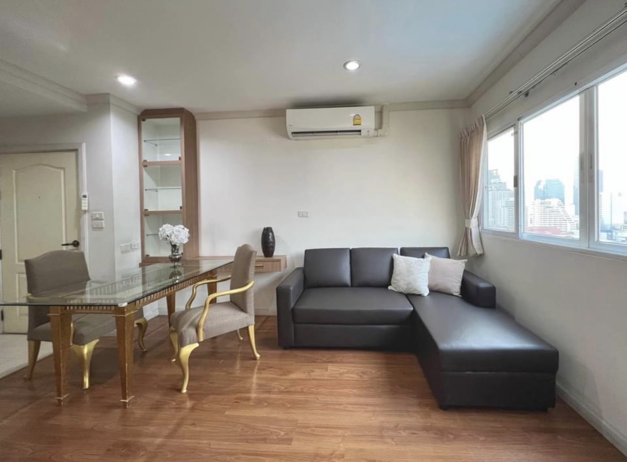 Grand Park View Asoke, view 2