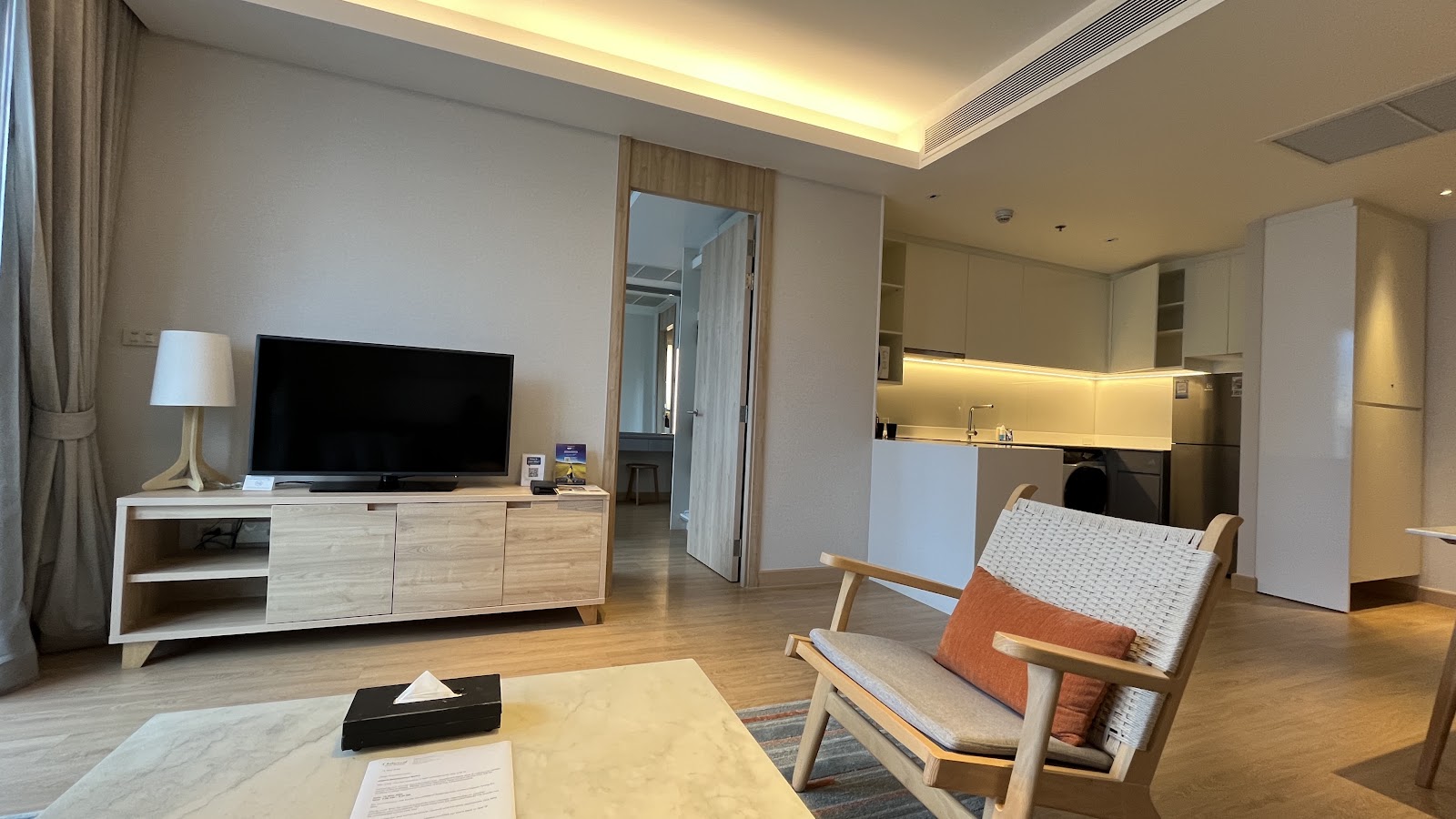 Oakwood Suites Bangkok, view 3