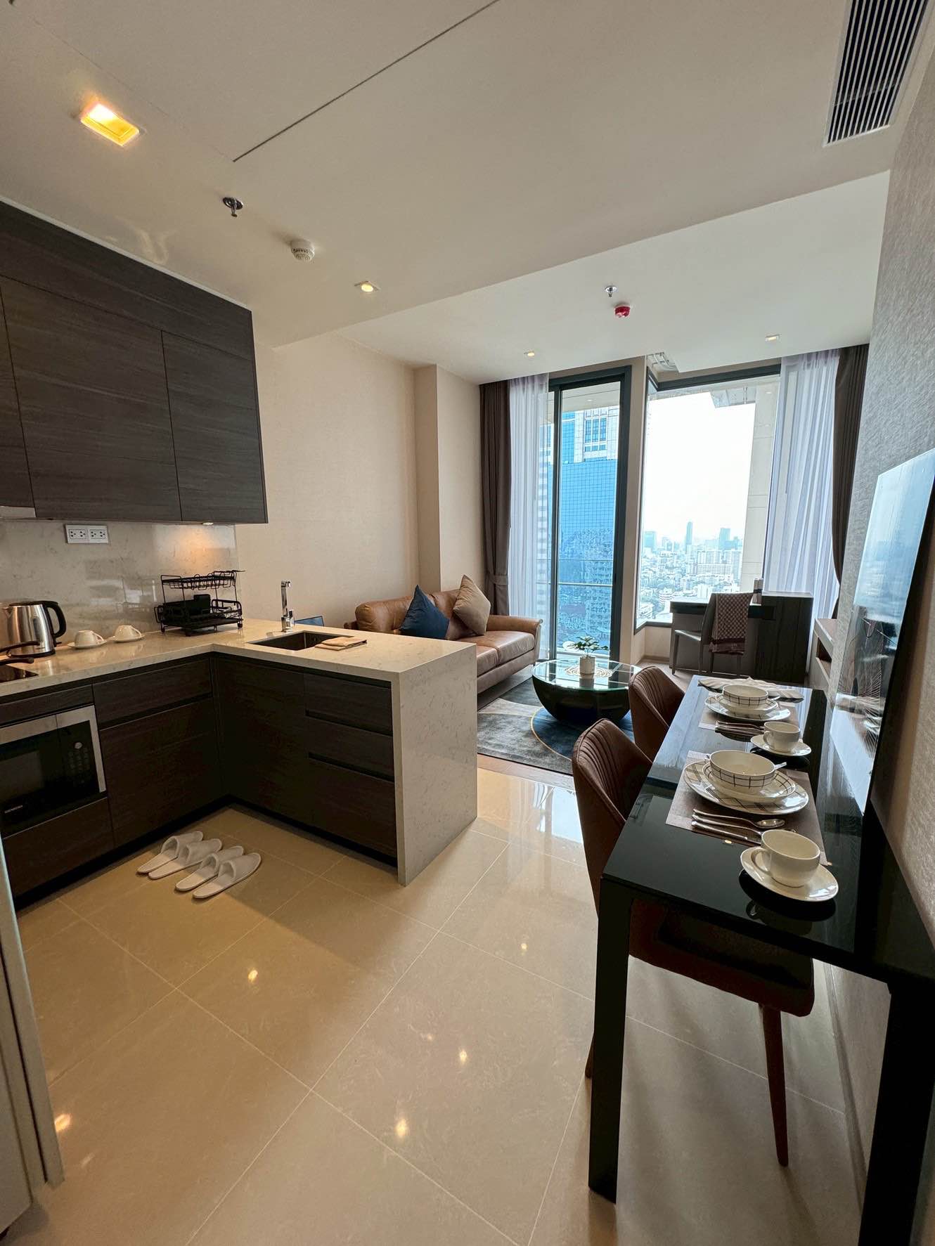 The Esse Asoke, view 4