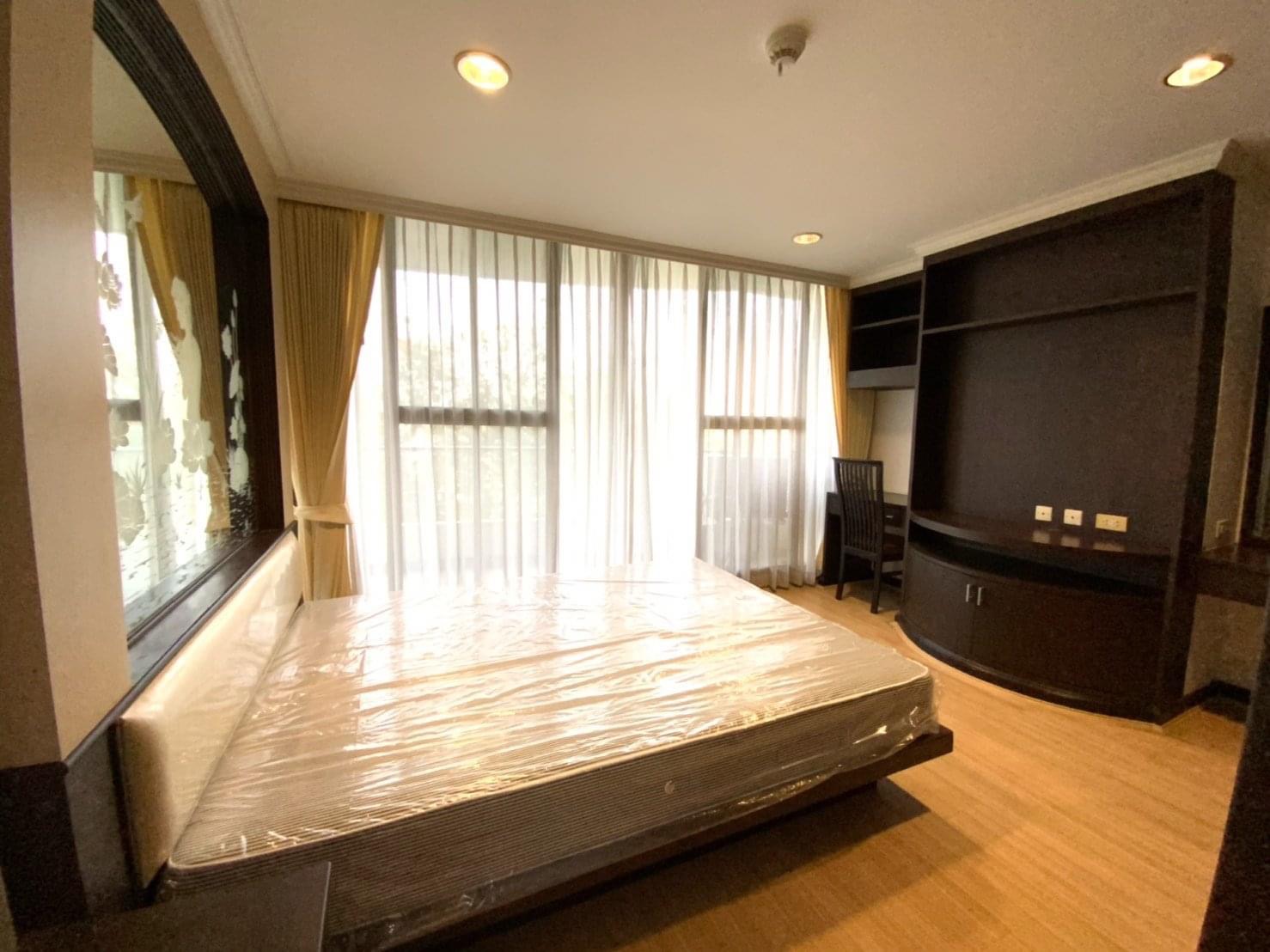 Supalai Place Sukhumvit 39, view 5