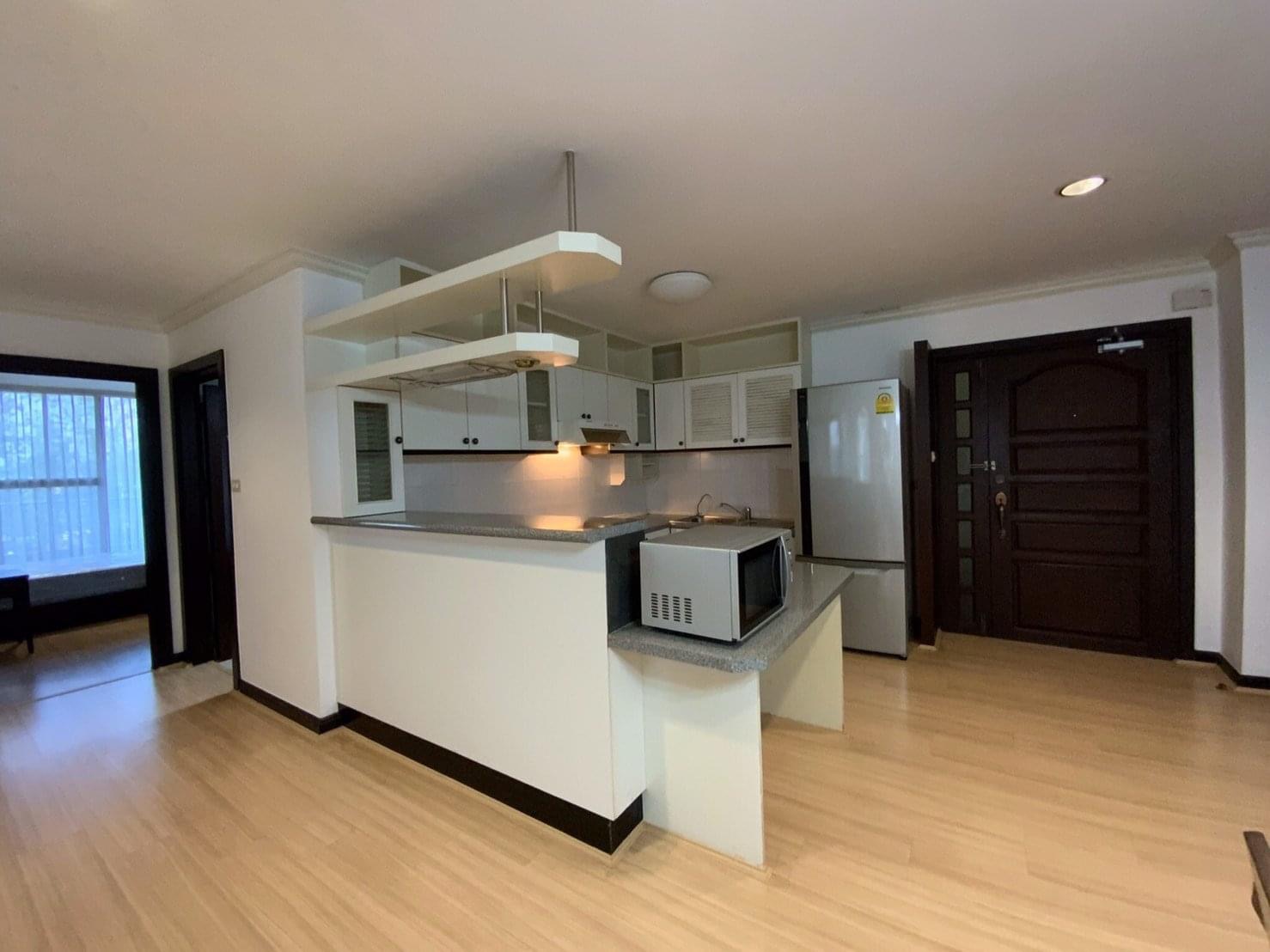 Supalai Place Sukhumvit 39, view 2