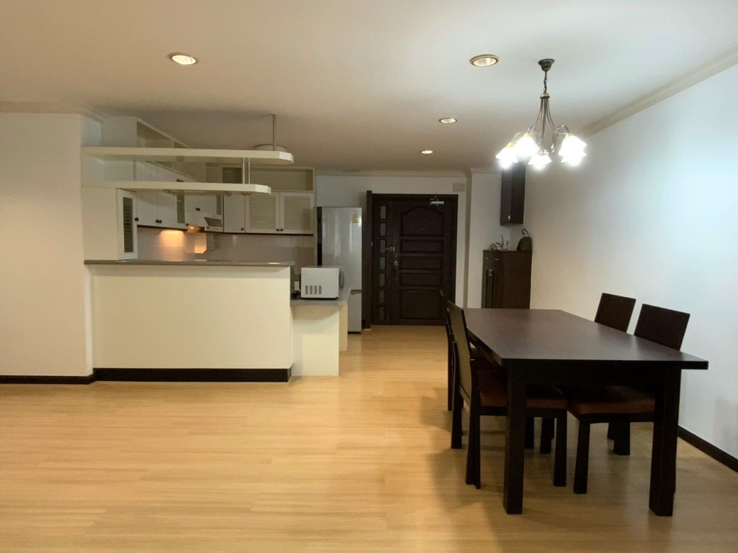 Supalai Place Sukhumvit 39, view 4