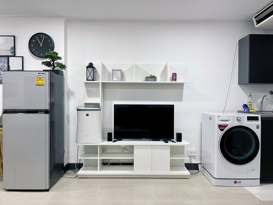 Sukhumvit Suite, view 3