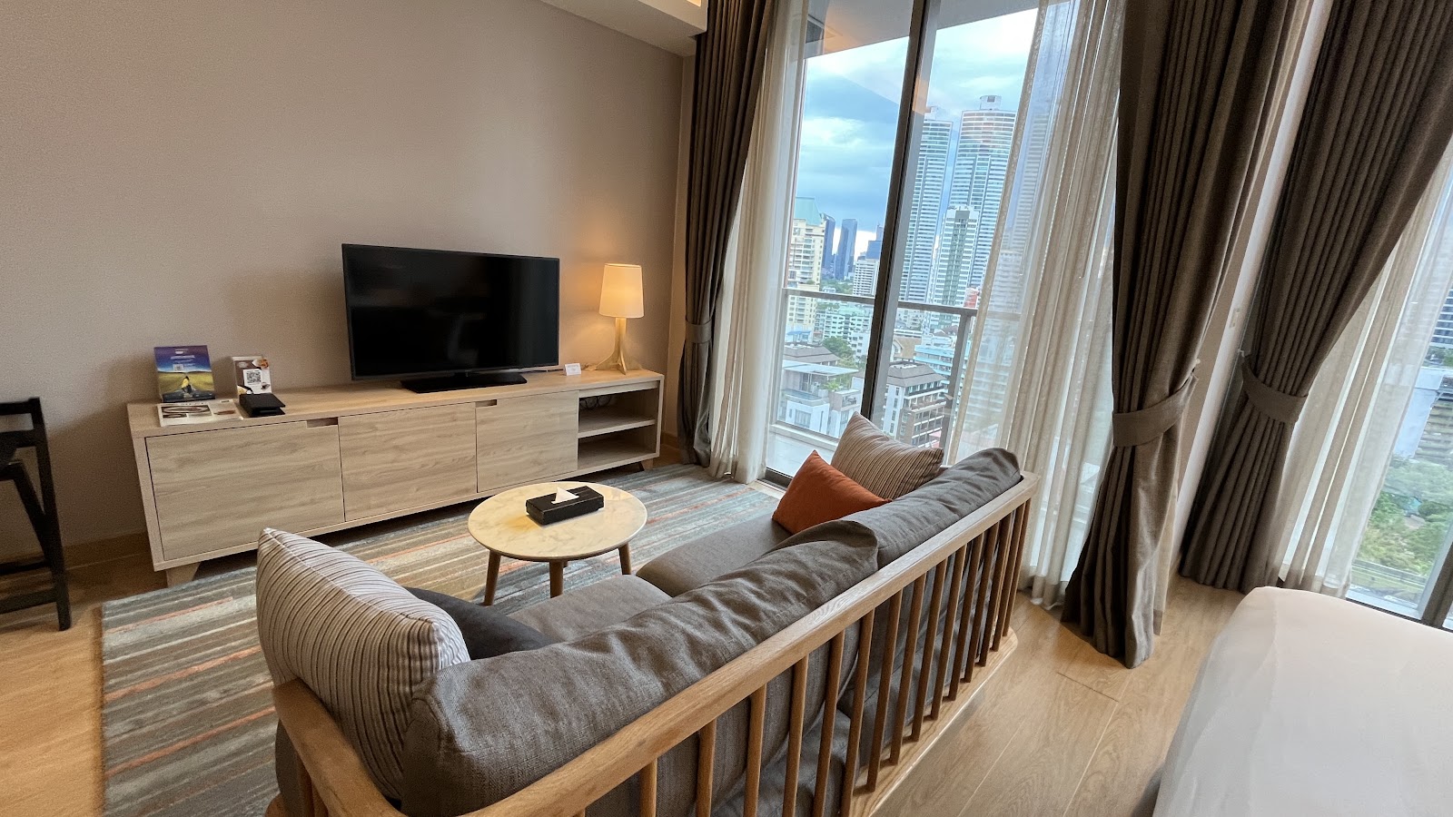 Oakwood Suites Bangkok, view 4