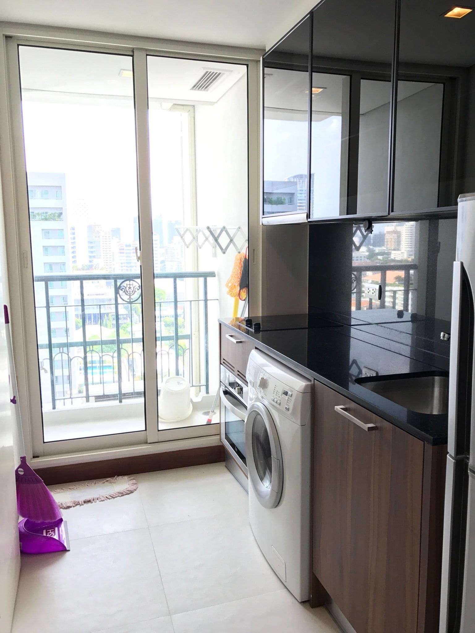 Ivy Thonglor, view 5