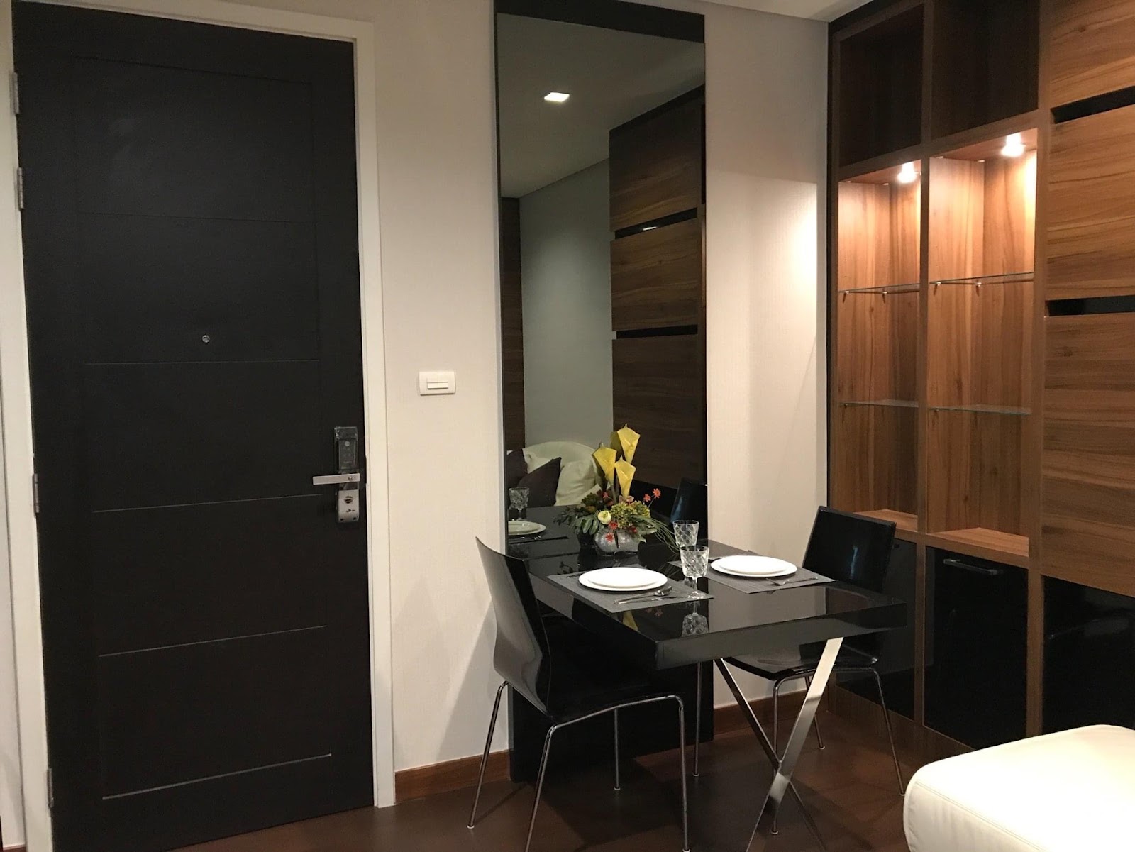 Ivy Thonglor, view 3