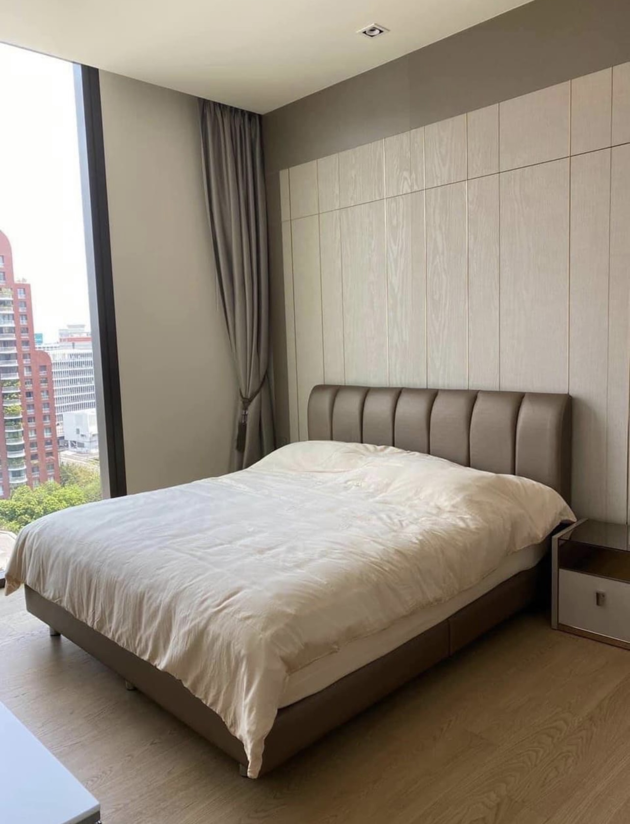 28 Chidlom, view 4