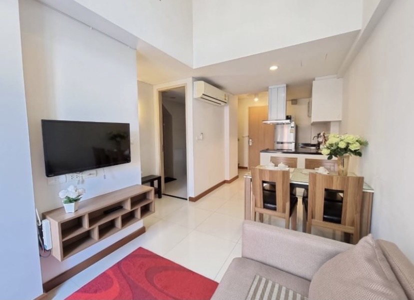 Le Cote Thonglor 8, view 2