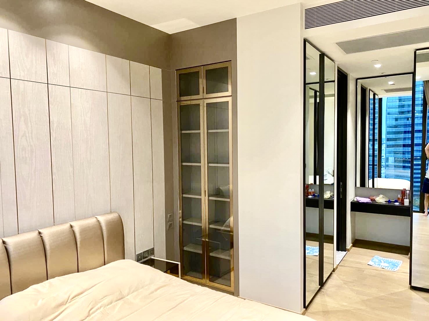 28 Chidlom, view 4