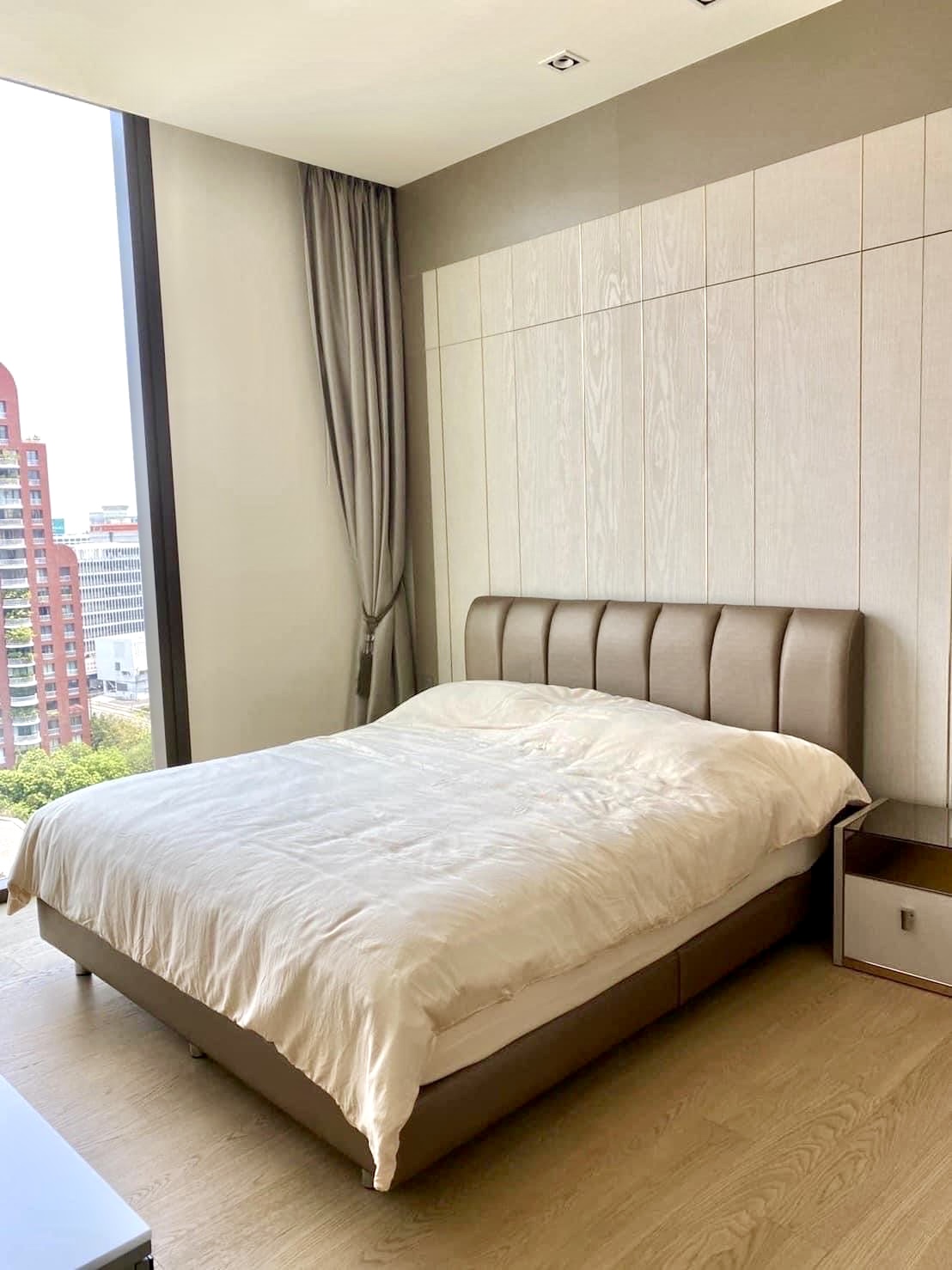 28 Chidlom, view 3